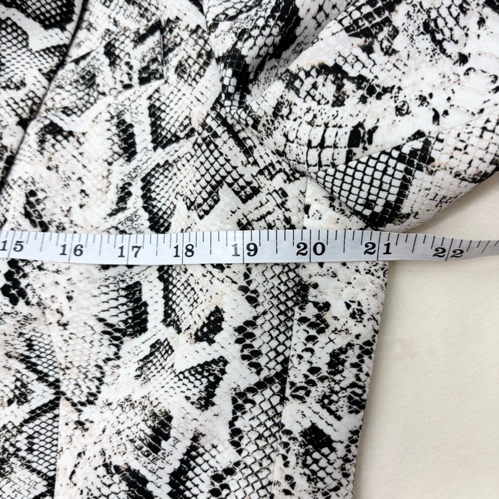 DKNY Women's Snake Print Blazer Black and White Size 10 - Picture 7 of 14